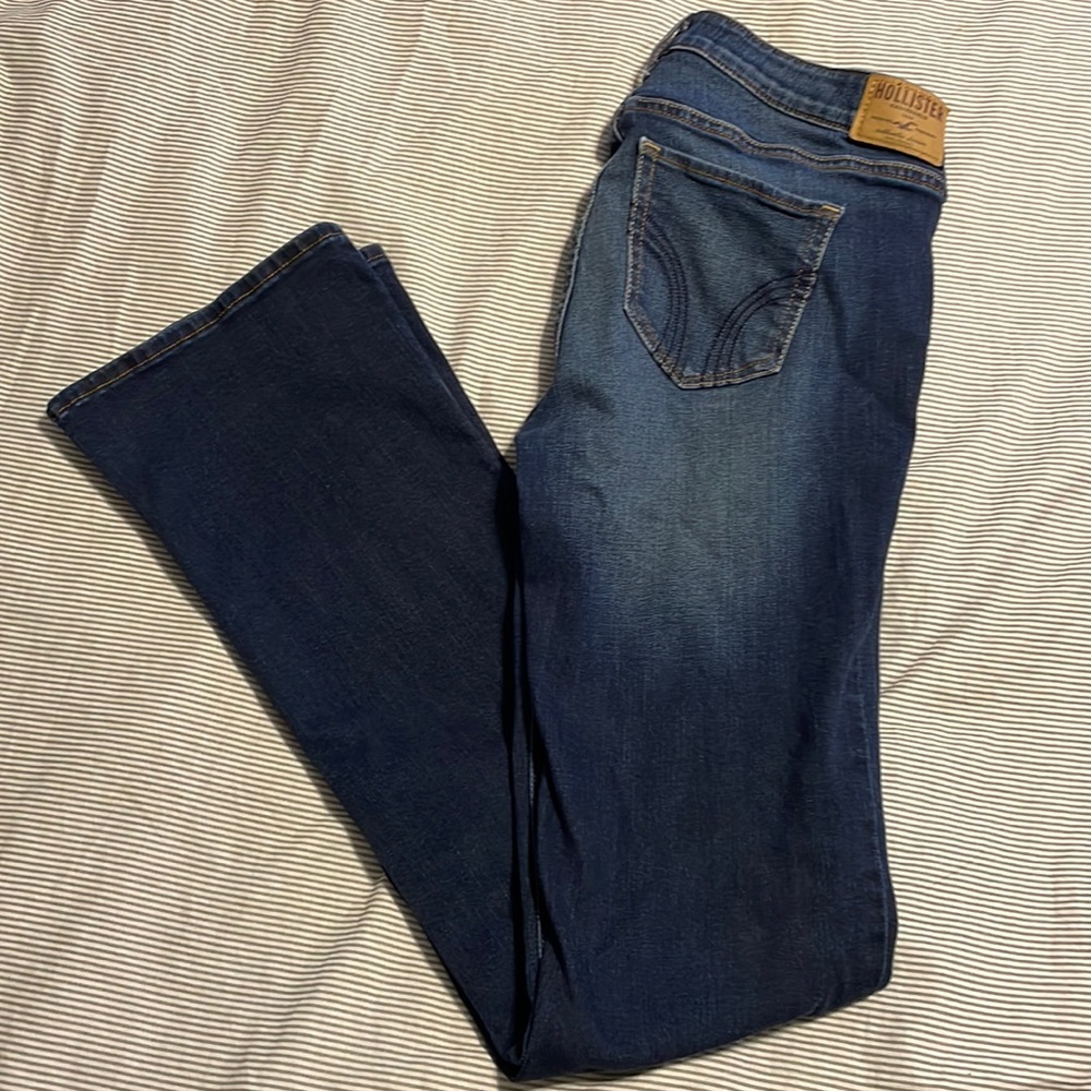 Dark Wash Hollister jeans (has holes)